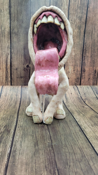 Tongue & Cheek Drools  eos25